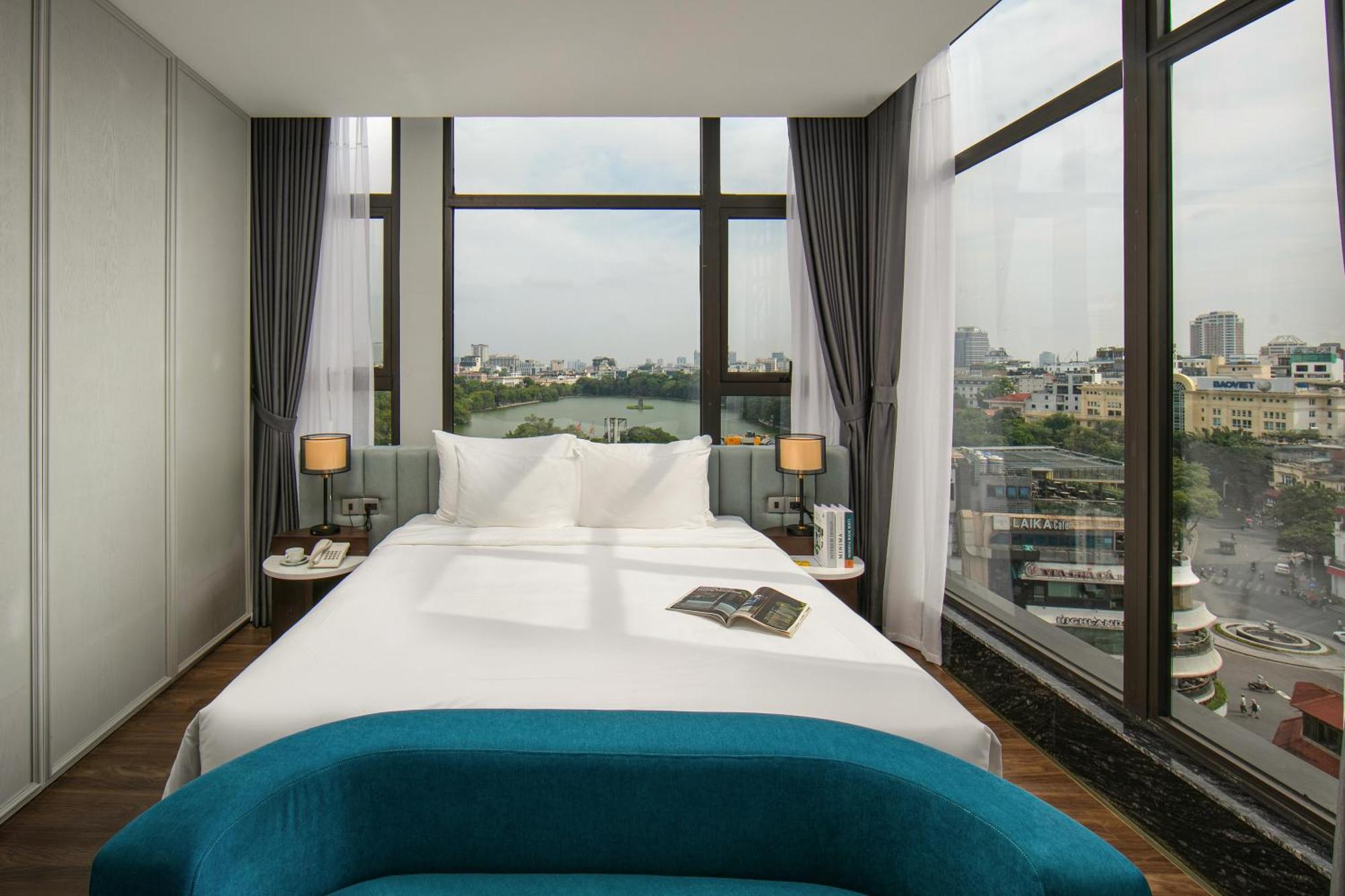 De Lakeside Hotel